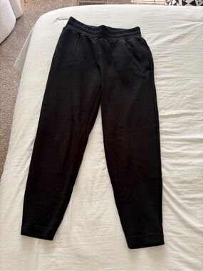 Varley Women’s Black Slim Ankle Pants w front/back pockets. Elastic/ tie waist.